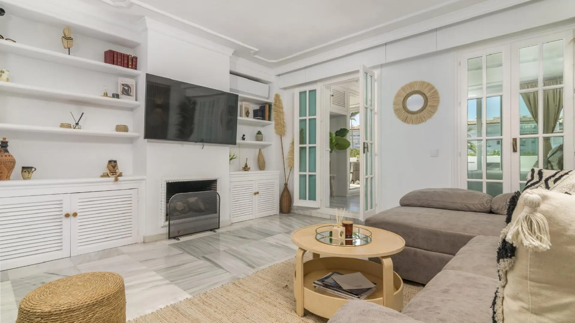 Apartment Marbella Beach - New Modern Flat Nueva Andalucia In Puerto Banus - Exceptionnel Location Spain